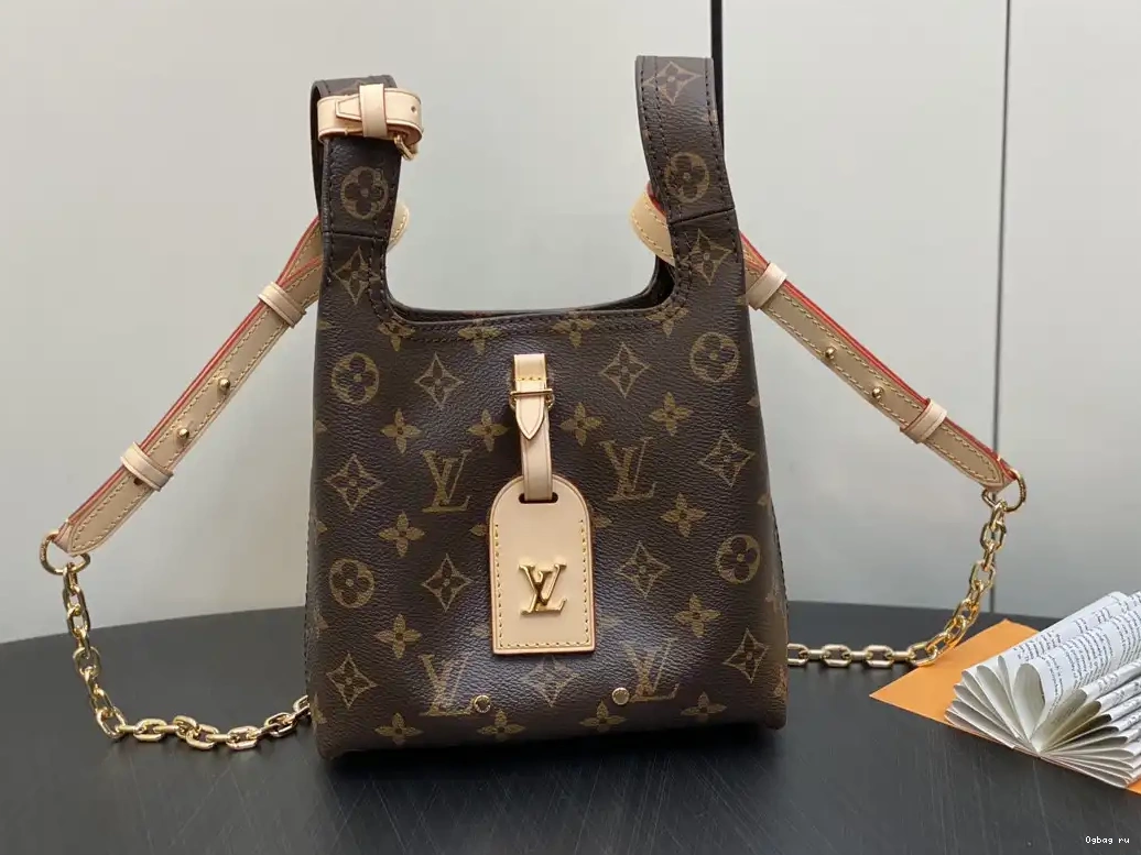VUITTON Atlantis LOUIS BB 0501